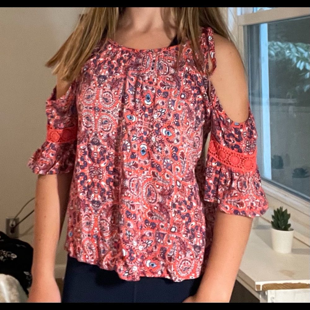 Open shoulder beautiful xhilaration size: s